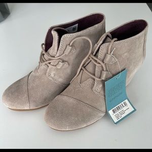 Toms Wedge Bootie Size 8.5 Desert Taupe Suede NWT